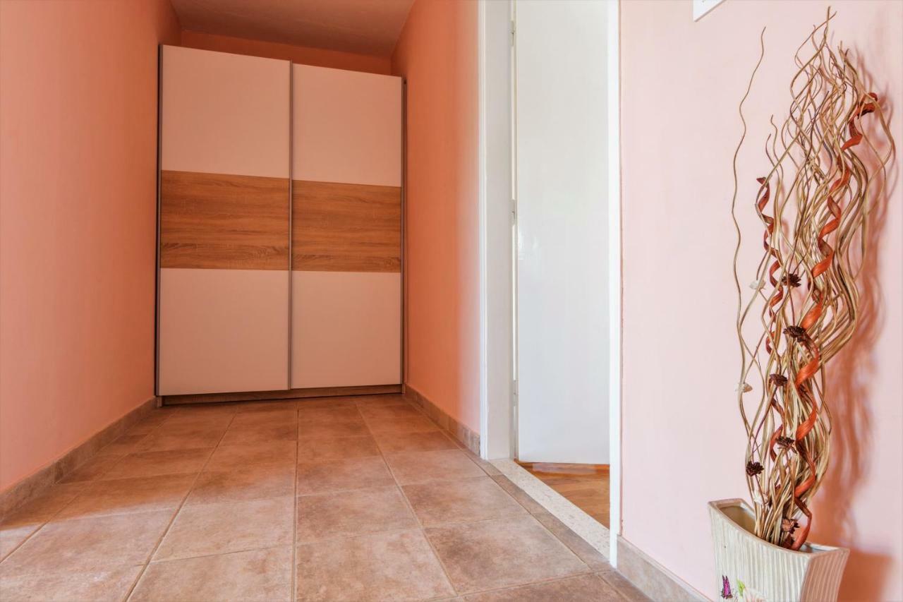 Vacation House Maslina Rupalj Exterior foto