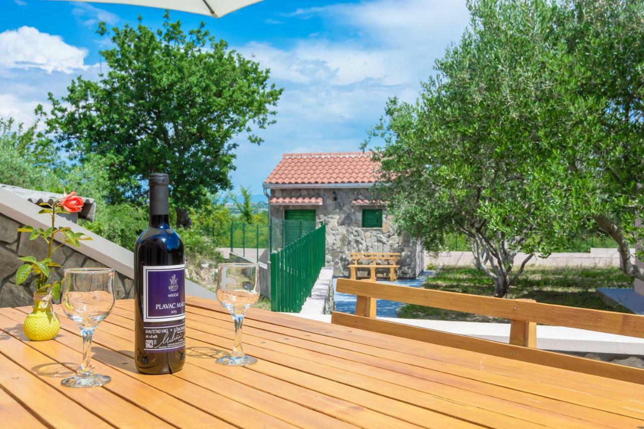 Vacation House Maslina Rupalj Exterior foto