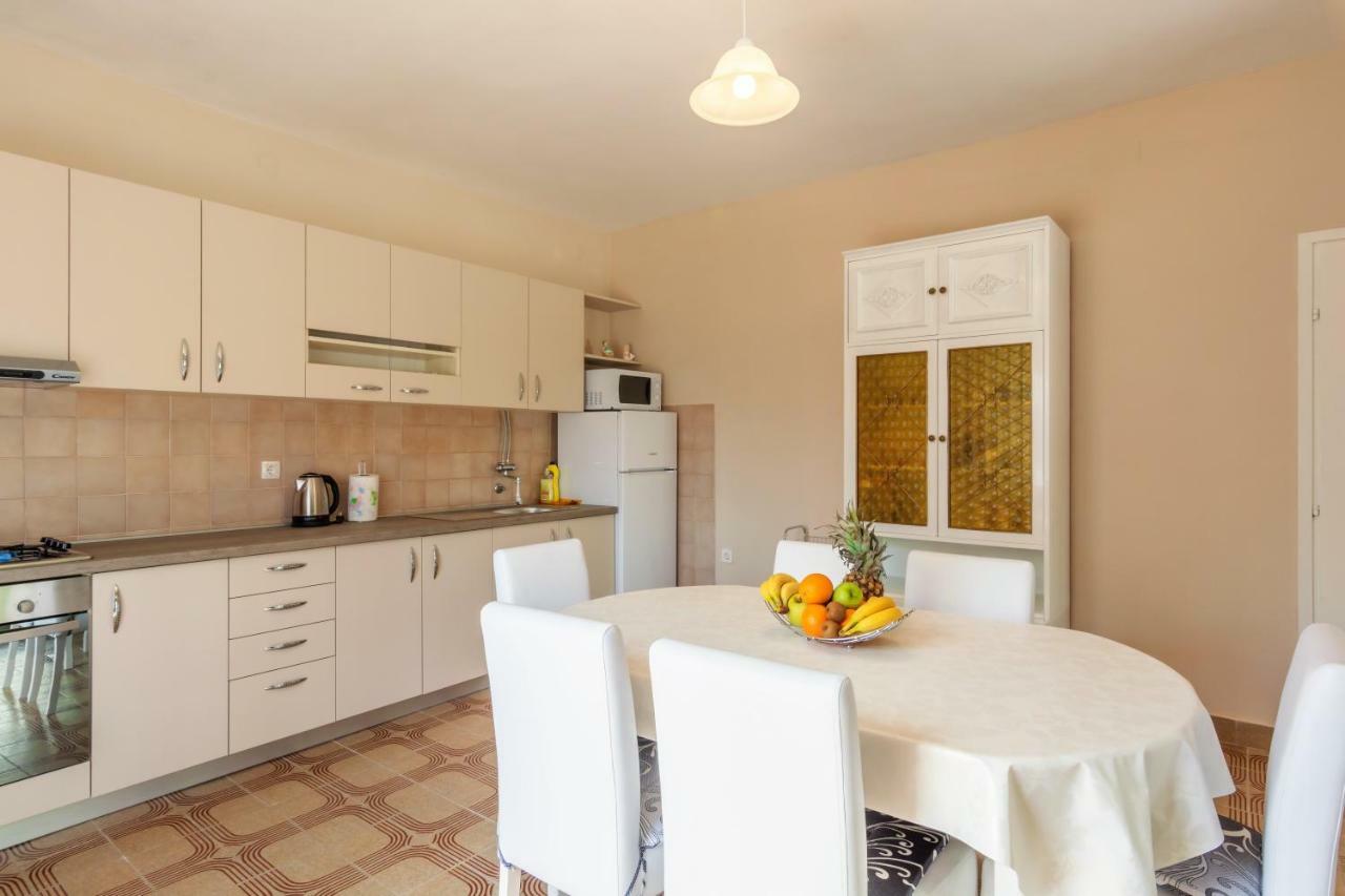 Vacation House Maslina Rupalj Exterior foto