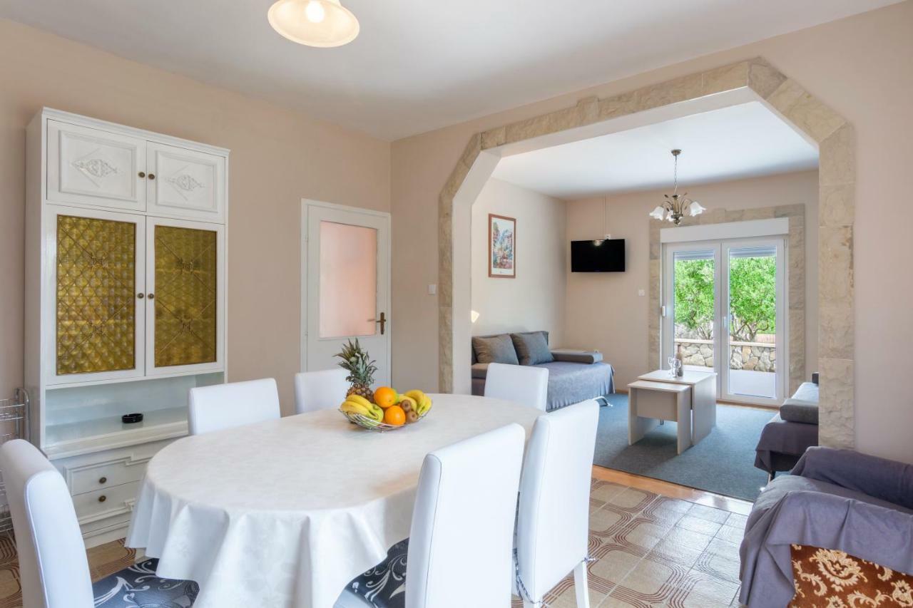 Vacation House Maslina Rupalj Exterior foto