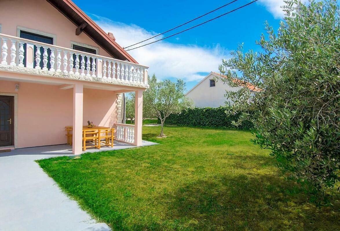 Vacation House Maslina Rupalj Exterior foto