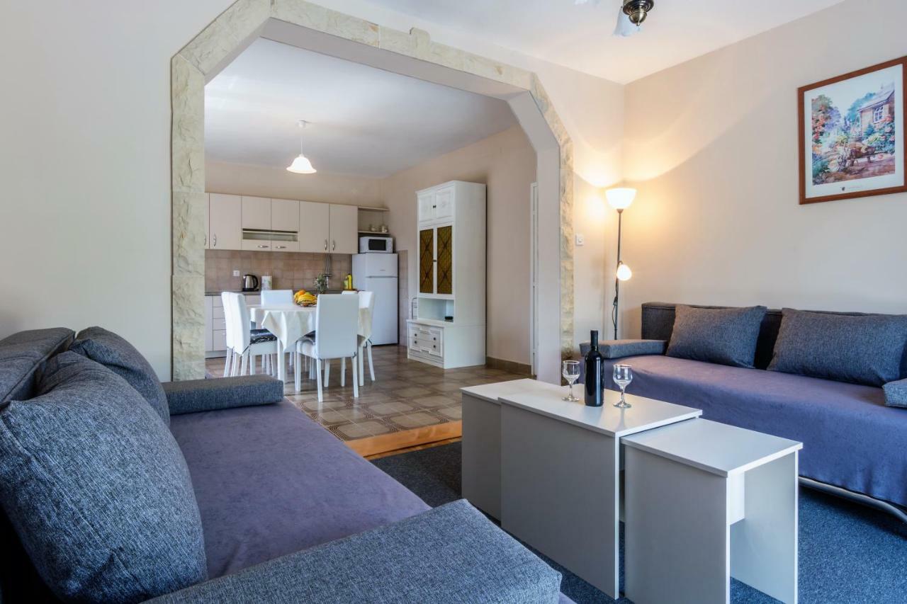 Vacation House Maslina Rupalj Exterior foto