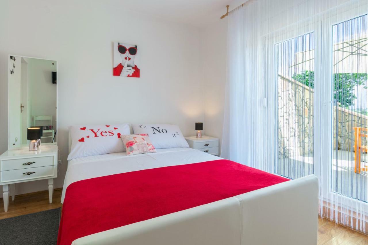 Vacation House Maslina Rupalj Exterior foto