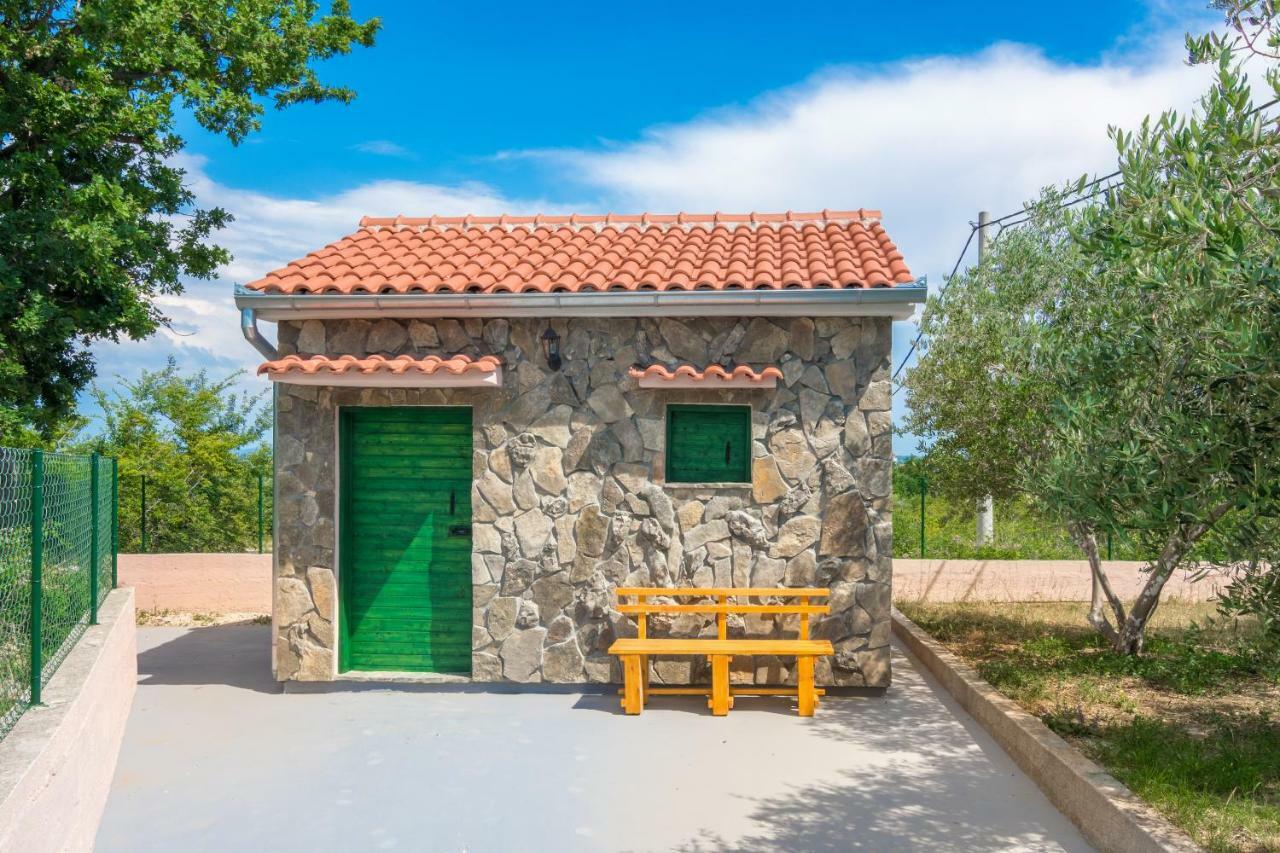Vacation House Maslina Rupalj Exterior foto