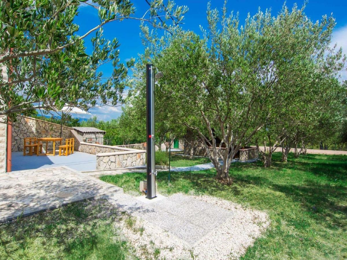 Vacation House Maslina Rupalj Exterior foto